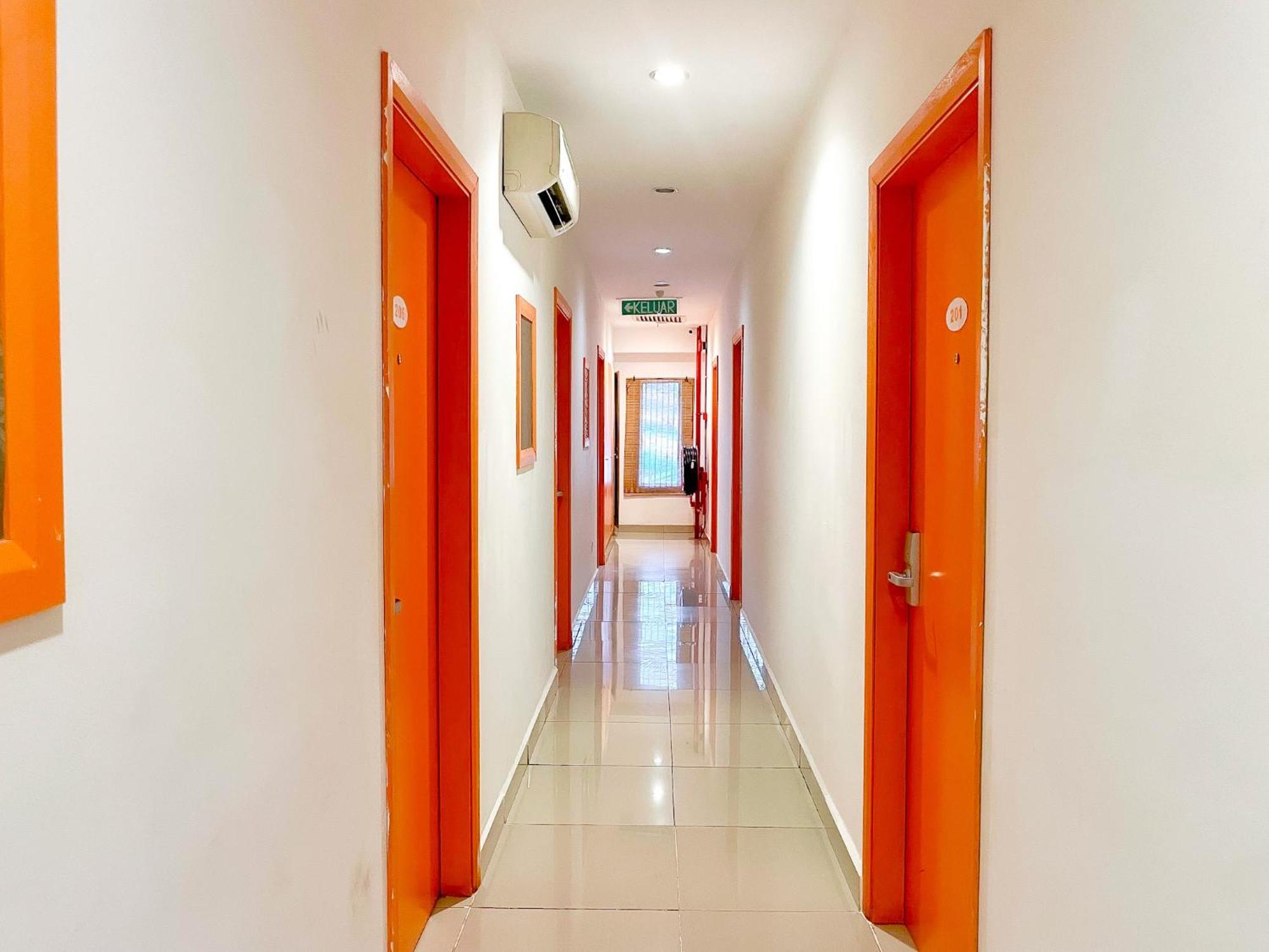 1 Hotel Taman Connaught Kuala Lumpur Exterior photo
