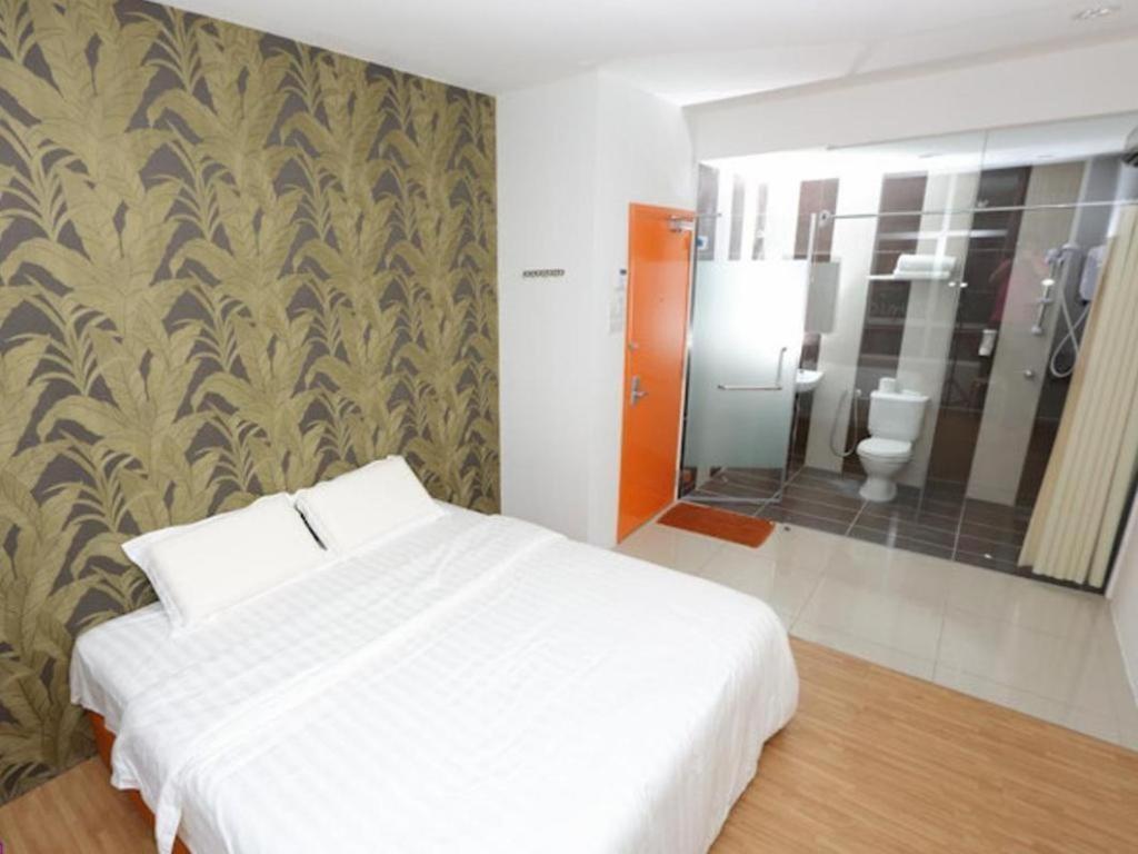 1 Hotel Taman Connaught Kuala Lumpur Exterior photo