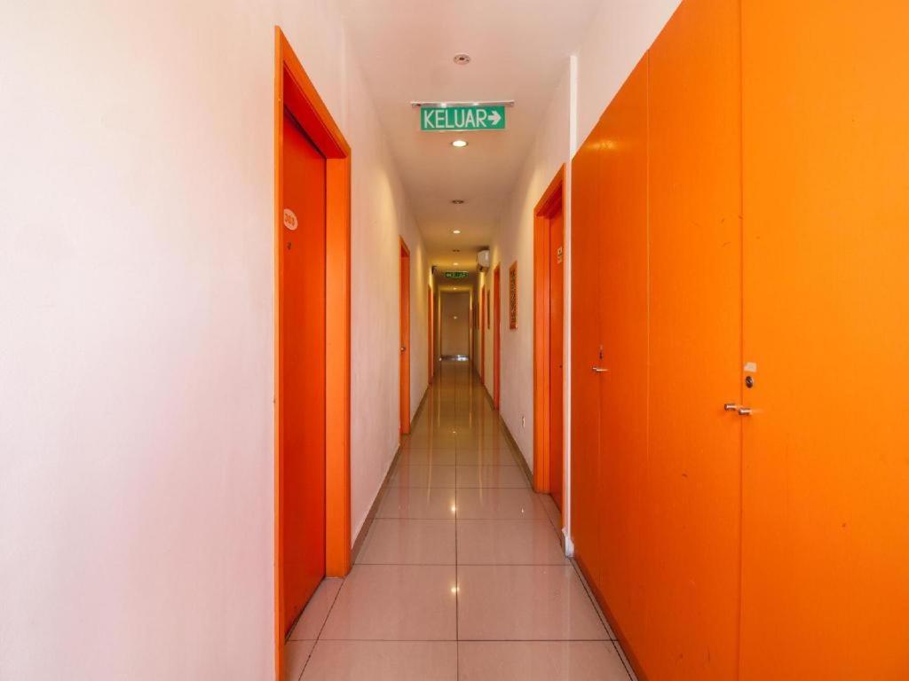 1 Hotel Taman Connaught Kuala Lumpur Exterior photo